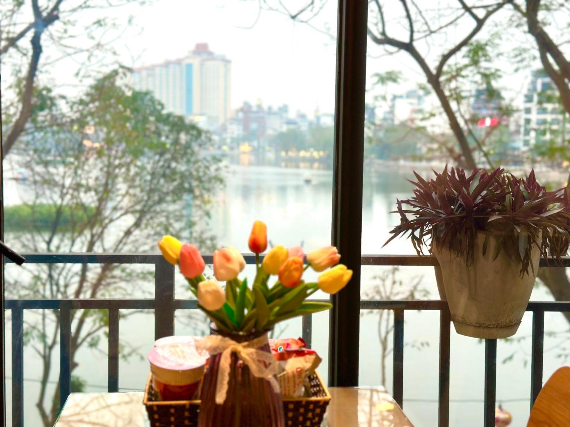 Windy Lakeview Studio Ha Noi Hanoi Buitenkant foto